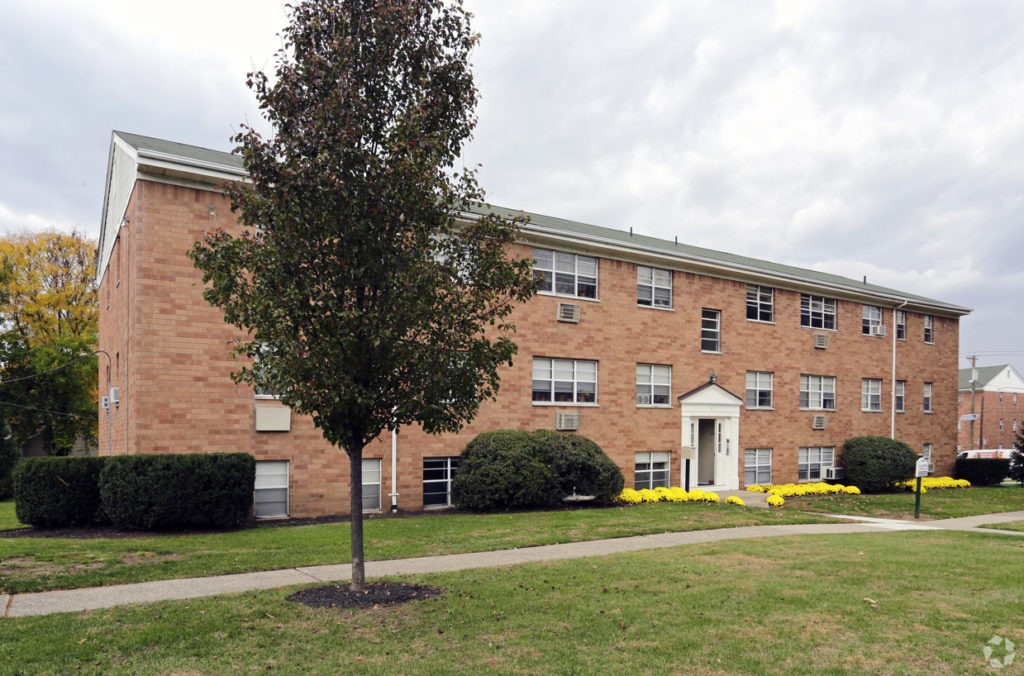 Commune with nature Jasontown Apartments Wallington, New Jersey